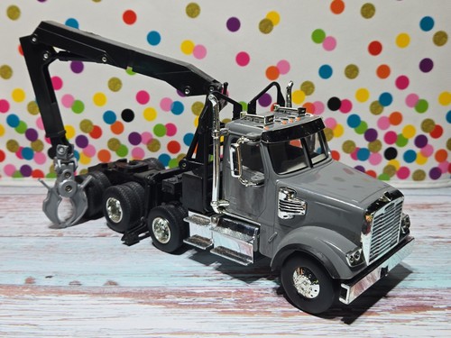 Ertl tomy freightliner - ertl,